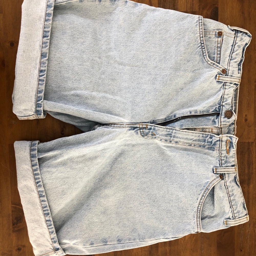Levi Mom Shorts